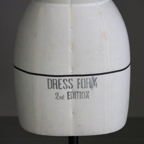 B153 トルソ 女性 キャスター付き 什器 高さ137㎝ 幅37㎝ 奥行33㎝