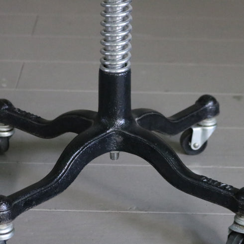 B153 トルソ 女性 キャスター付き 什器 高さ137㎝ 幅37㎝ 奥行33㎝