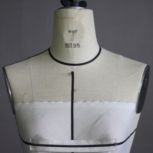 B155 吊り下げ式トルソ 女性 キャスター付き 什器 高さ176㎝ 幅34㎝ 奥行41㎝