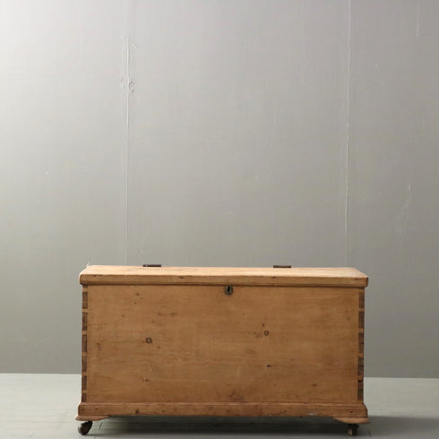 C179 ブランケットボックス 木製 イギリス輸入家具 キャスター付き 高さ53㎝ 幅98㎝ 奥行50㎝