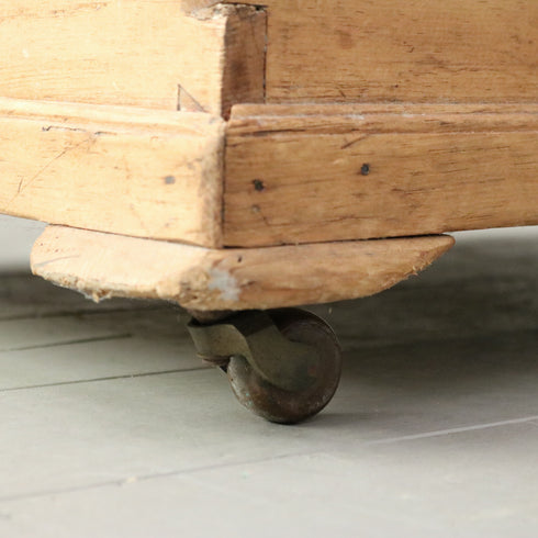 C179 ブランケットボックス 木製 イギリス輸入家具 キャスター付き 高さ53㎝ 幅98㎝ 奥行50㎝