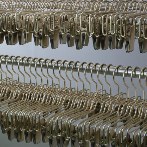 E210 ボトムハンガー 金属製 100本 H21/W30/D2.5