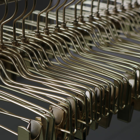 E210 ボトムハンガー 金属製 100本 H21/W30/D2.5