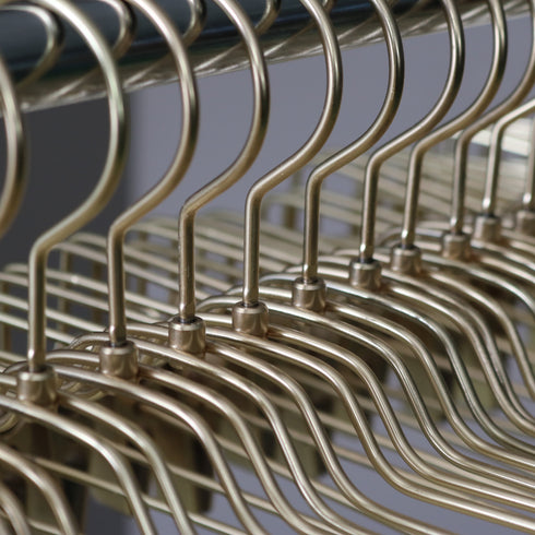 E210 ボトムハンガー 金属製 100本 H21/W30/D2.5