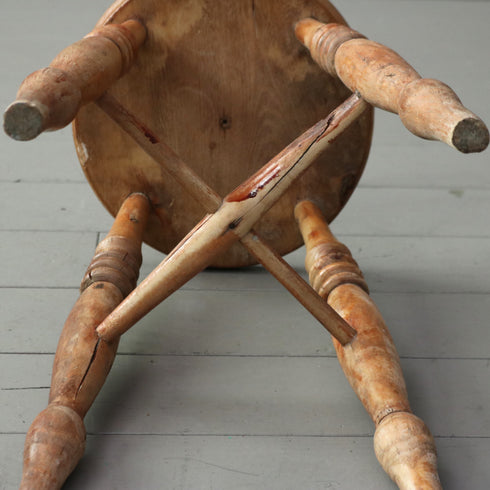 C225 スツール 木製 イギリス輸入家具高さ50㎝ 幅31㎝ 奥行31㎝