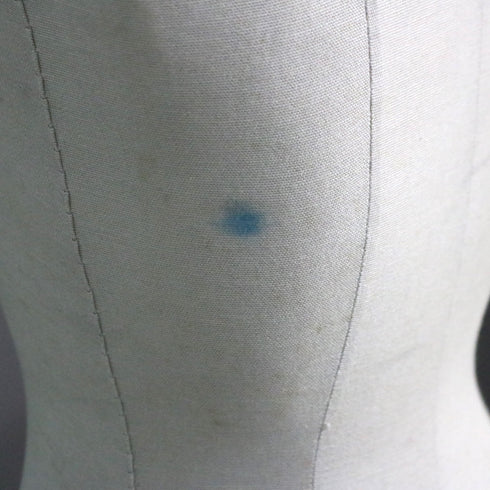 B228 トルソ 女性 什器 キャスター付き 高さ135㎝ 幅34㎝ 奥行31㎝