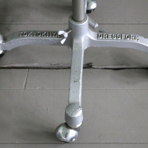 B229 トルソ 男性 什器 キャスター付き 高さ164㎝ 幅42㎝ 奥行31㎝