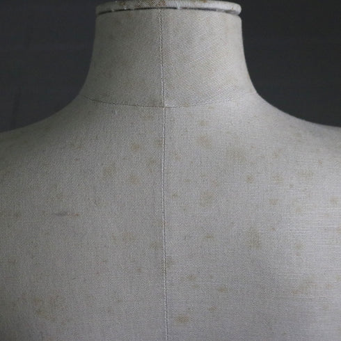 B240 トルソ 什器 高さ60㎝ 幅41㎝ 奥行35㎝