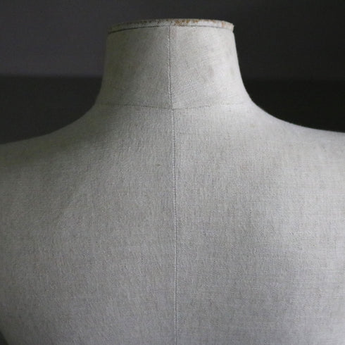 B243 トルソ 什器 高さ64㎝ 幅41㎝ 奥行35㎝