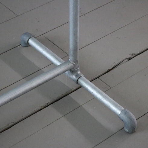 A246 ハンガーラック 金属製 什器 高さ170㎝ 幅122㎝ 奥行53㎝