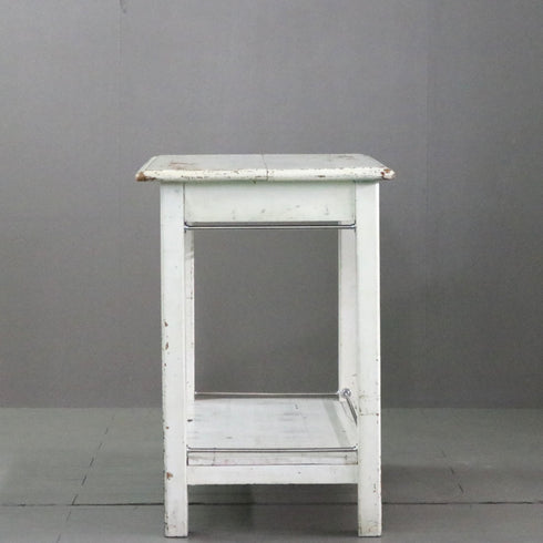 C250 白テーブル 展示台 木製 什器 高さ79㎝ 幅109㎝ 奥行き55㎝