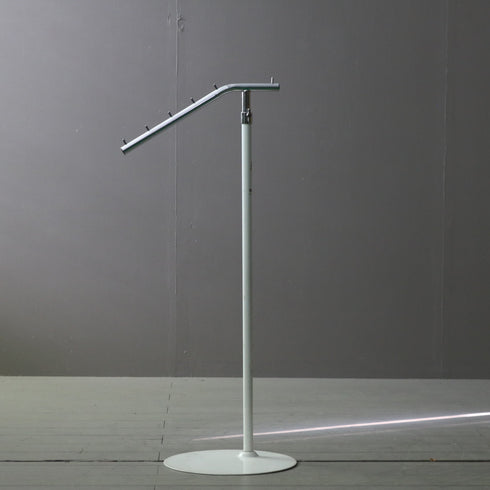 A253 スタンドディスプレイラック 伸縮 金属製 什器 高さ101㎝ 幅42㎝ 奥行35㎝