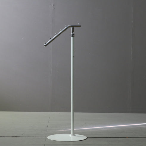 A253 スタンドディスプレイラック 伸縮 金属製 什器 高さ101㎝ 幅42㎝ 奥行35㎝