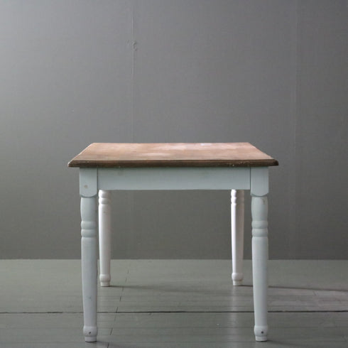 C263 テーブル 展示台 木製 什器 高さ70㎝ 幅150㎝ 奥行80㎝