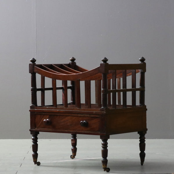 C273 ラック 木製 キャスター付き イギリス輸入家具 高さ74㎝ 幅43㎝ 奥行41㎝