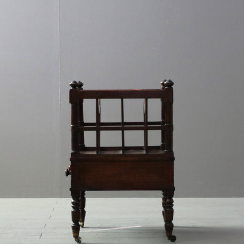 C273 ラック 木製 キャスター付き イギリス輸入家具 高さ74㎝ 幅43㎝ 奥行41㎝