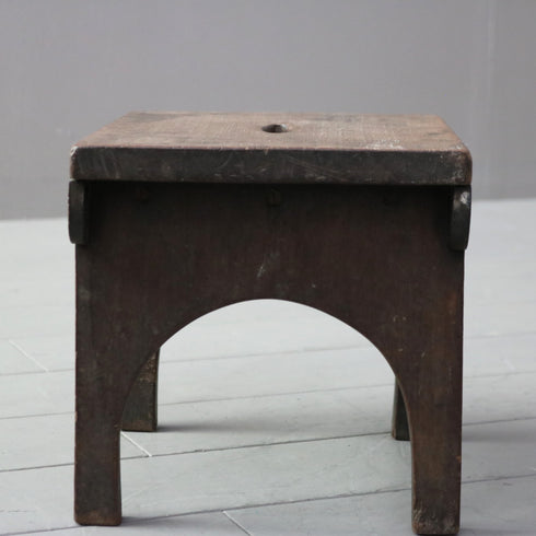 C275 ミルクスツール 木製 イギリス輸入家具 高さ26㎝ 幅34㎝ 奥行25㎝