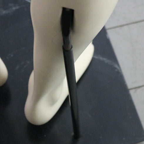 B316 脚マネキン 男性 什器 高さ113㎝ 幅36㎝ 奥行42㎝