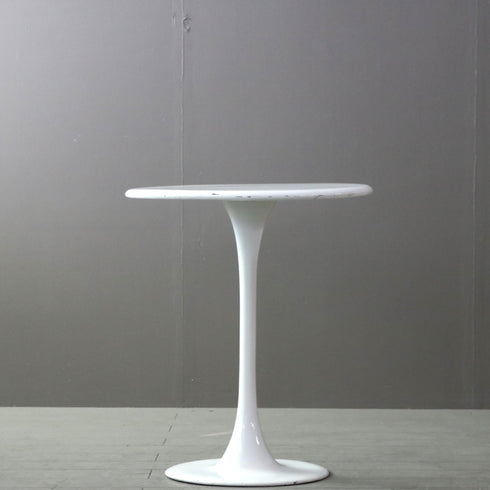 C324 ラウンドテーブル 白 什器 高さ71㎝ 直径61㎝