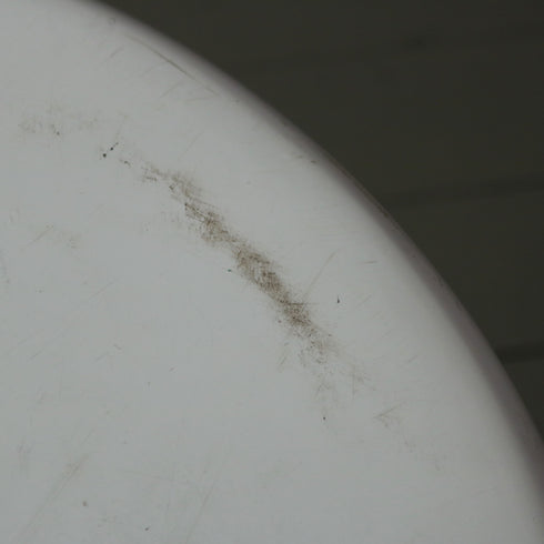 C324 ラウンドテーブル 白 什器 高さ71㎝ 直径61㎝