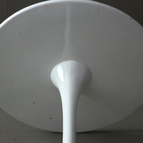 C324 ラウンドテーブル 白 什器 高さ71㎝ 直径61㎝