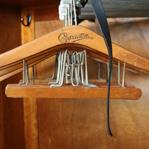 C337 「COMPACTOM」ワードローブ 輸入家具 高さ176㎝ 幅122㎝ 奥行き37㎝