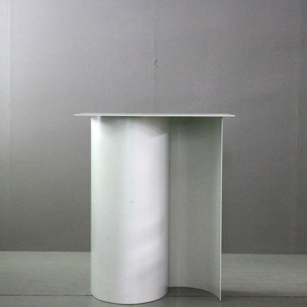 C356 スクエアテーブル 白 金属製 什器 高さ90㎝ 幅75㎝ 奥行75㎝