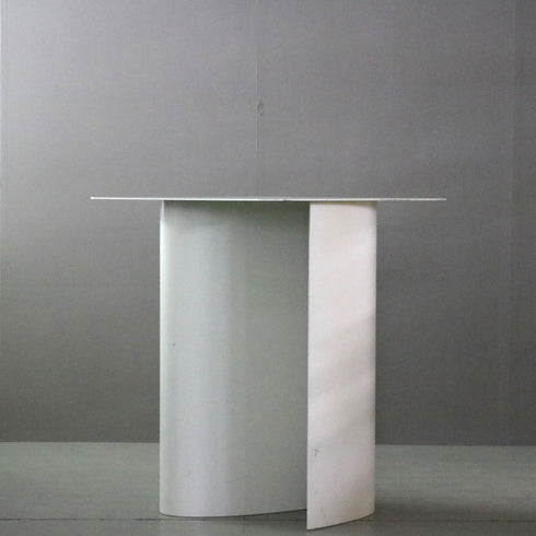 C356 スクエアテーブル 白 金属製 什器 高さ90㎝ 幅75㎝ 奥行75㎝