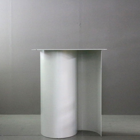 C356 スクエアテーブル 白 金属製 什器 高さ90㎝ 幅75㎝ 奥行75㎝