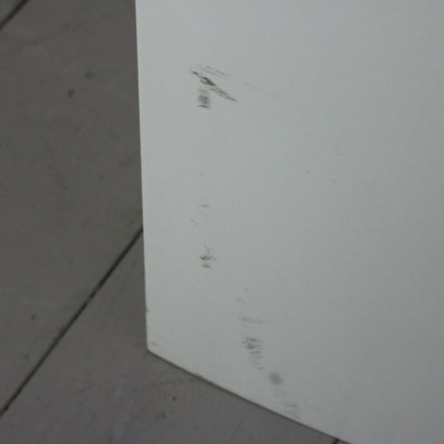 C356 スクエアテーブル 白 金属製 什器 高さ90㎝ 幅75㎝ 奥行75㎝