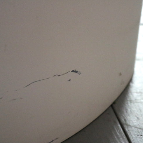 C356 スクエアテーブル 白 金属製 什器 高さ90㎝ 幅75㎝ 奥行75㎝