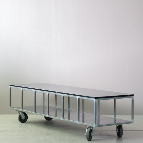 C390 ローボード キャスター付き 金属製 什器 高さ55㎝ 幅215㎝ 奥行60㎝