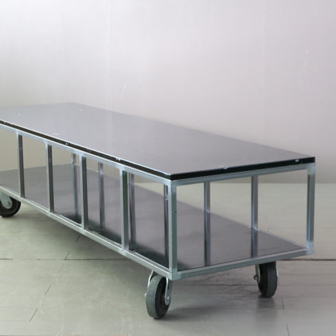 C390 ローボード キャスター付き 金属製 什器 高さ55㎝ 幅215㎝ 奥行60㎝