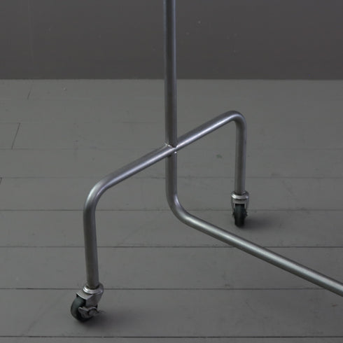 A68 ハンガーラック キャスター付き 金属製 什器 高さ138㎝ 幅120㎝ 奥行46㎝