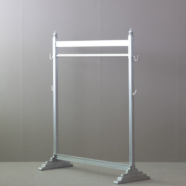 A414 ハンガーラック 木製 什器 高さ153㎝ 幅141㎝ 奥行47㎝