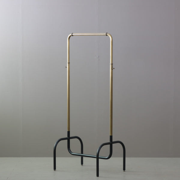 A415 ハンガーラック 金属製 伸縮 什器 高さ147㎝ 幅66㎝ 奥行47㎝