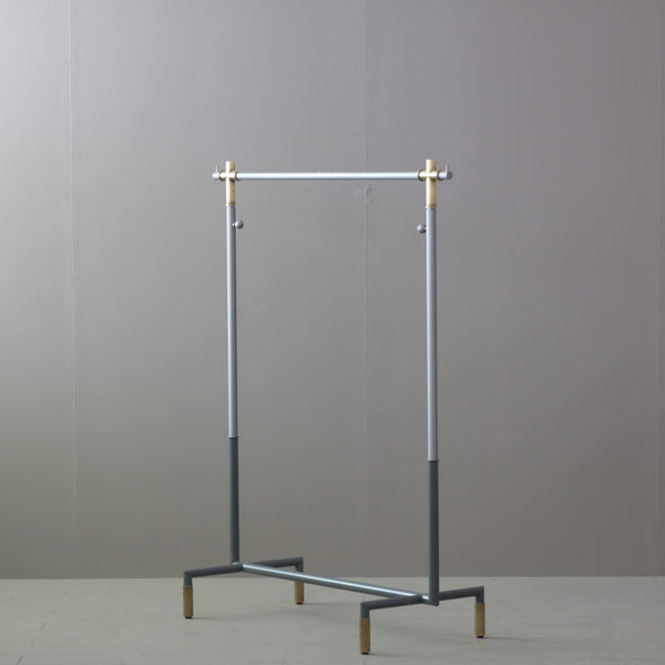 A421 ハンガーラック 金属製 伸縮 什器 高さ131㎝ 幅105㎝ 奥行き43㎝