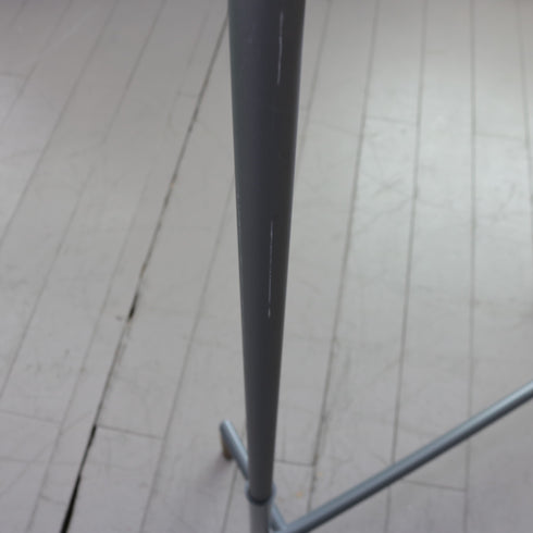 A421 ハンガーラック 金属製 伸縮 什器 高さ131㎝ 幅105㎝ 奥行き43㎝