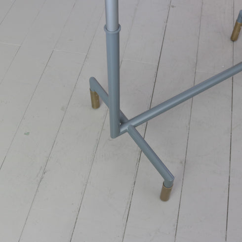 A422 ハンガーラック 金属製 伸縮 高さ131㎝ 幅90㎝ 奥行き43㎝