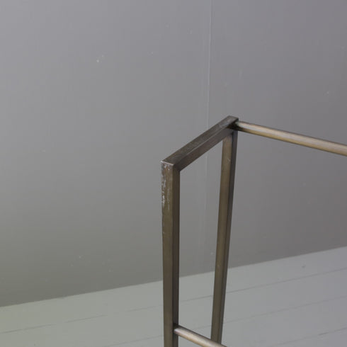 A432 タオルハンガーラック 金属製 什器 高さ96㎝ 幅69㎝ 奥行き17㎝