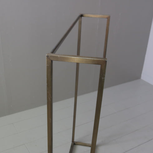 A432 タオルハンガーラック 金属製 什器 高さ96㎝ 幅69㎝ 奥行き17㎝