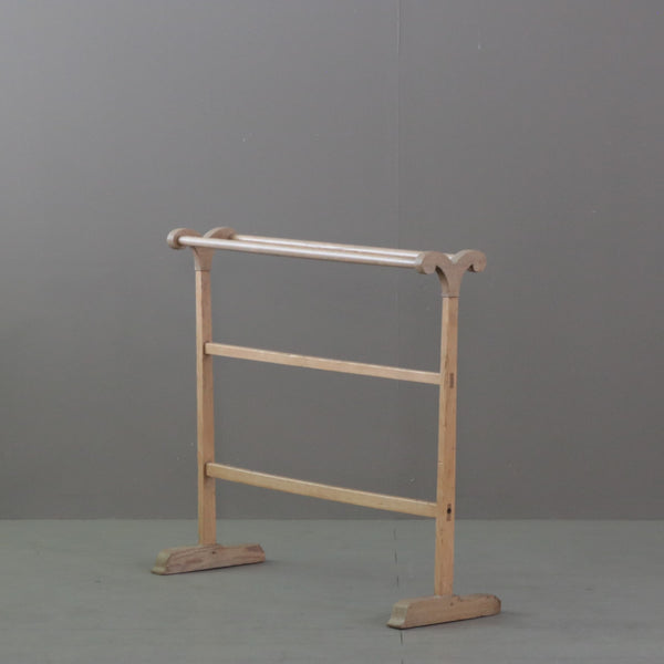 C437 タオル掛けラック 木製 輸入家具 高さ70㎝ 幅79㎝ 奥行26㎝