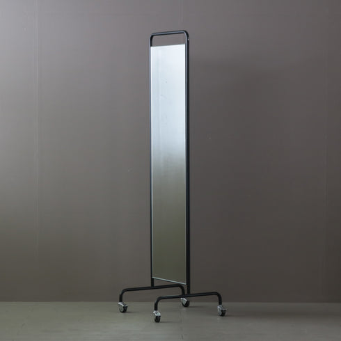 D438 スタンドミラー 片面 キャスター付き 金属製 高さ170㎝ 幅44㎝ 奥行49㎝