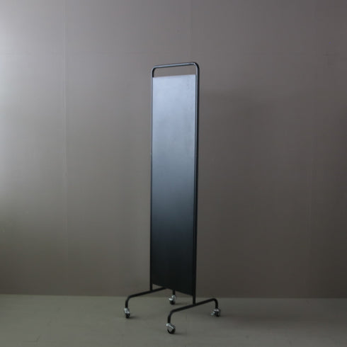 D438 スタンドミラー 片面 キャスター付き 金属製 高さ170㎝ 幅44㎝ 奥行49㎝