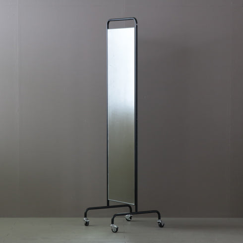 D439 スタンドミラー 片面 キャスター付き 金属製 高さ170㎝ 幅44㎝ 奥行49㎝