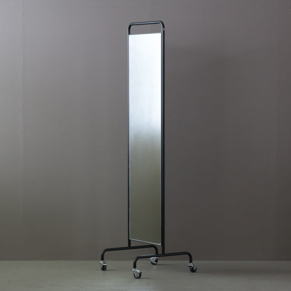 D439 スタンドミラー 片面 キャスター付き 金属製 高さ170㎝ 幅44㎝ 奥行49㎝