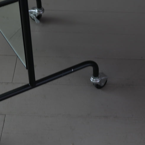 D439 スタンドミラー 片面 キャスター付き 金属製 高さ170㎝ 幅44㎝ 奥行49㎝