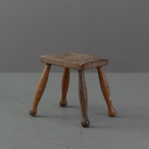 C445 スツール 木製 イギリス輸入家具 高さ26㎝ 幅30㎝ 奥行24㎝