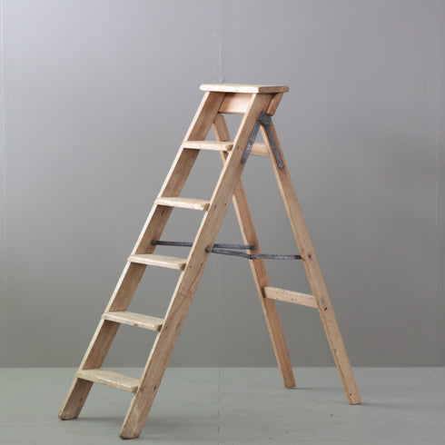 C447 ラダー 木製 輸入家具 高さ121㎝ 幅45㎝ 奥行109㎝