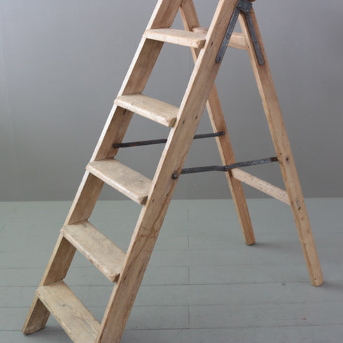 C447 ラダー 木製 輸入家具 高さ121㎝ 幅45㎝ 奥行109㎝